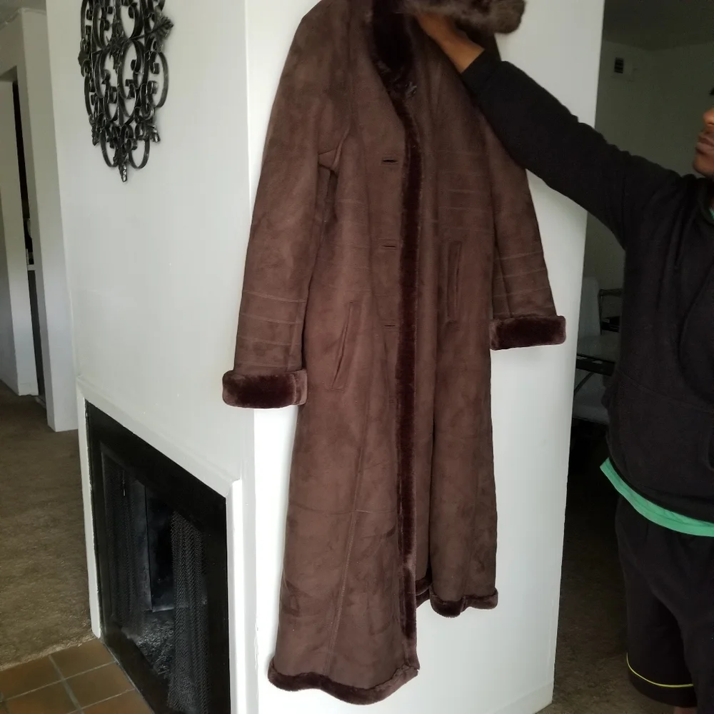 ❌SOLD❌ BGSD Hooded Shearling Maxi Walking Coat - Picture 3 of 8